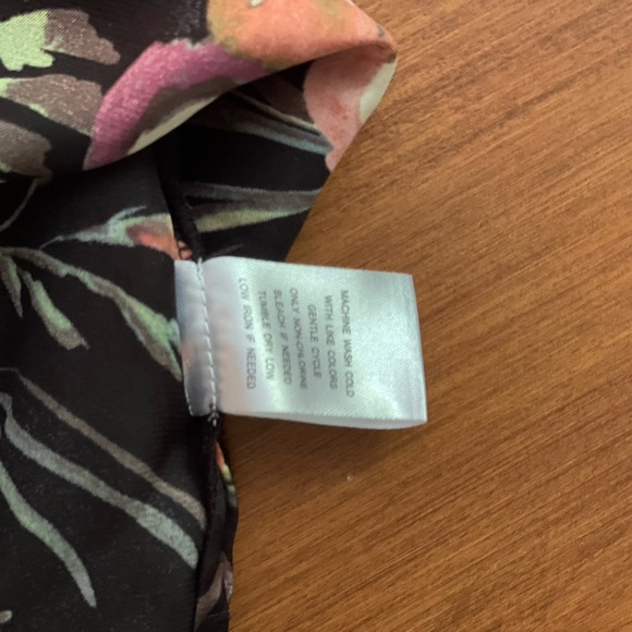 DR2 Black Floral Casual Shirt - Picture 8 of 8